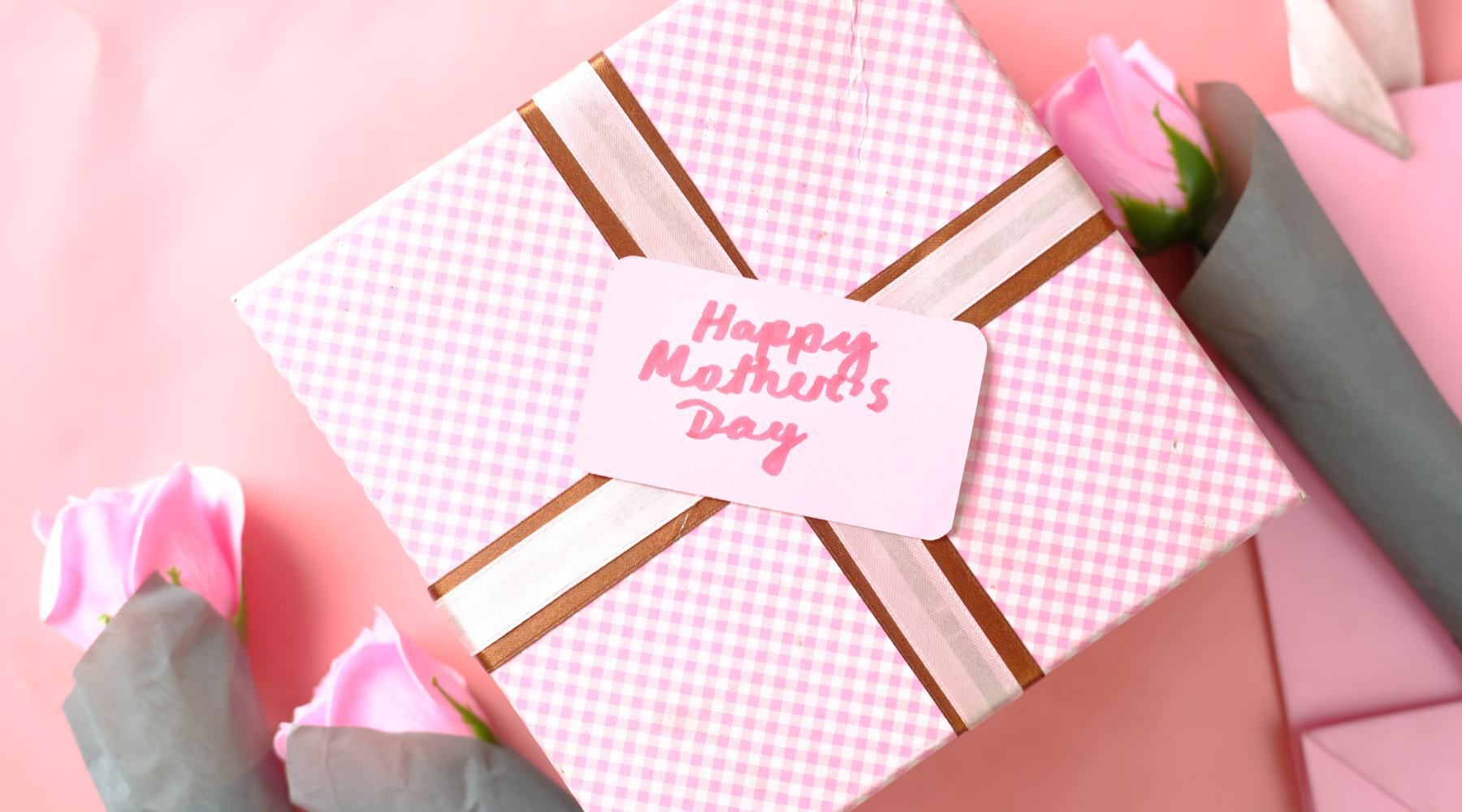 Mother’s Day Gift Guide: Personalised Leather Gifts for Mom