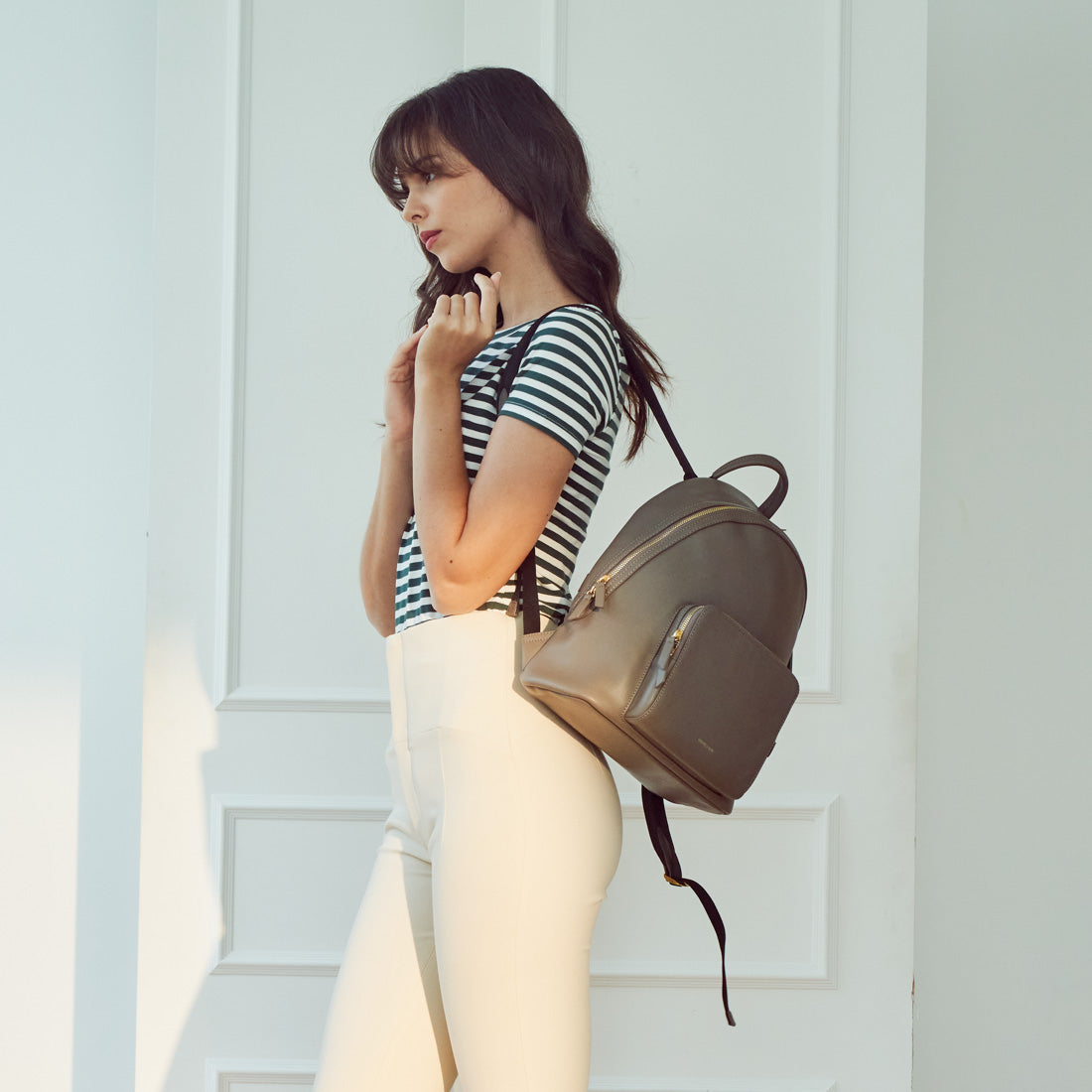 #colour_taupe grey