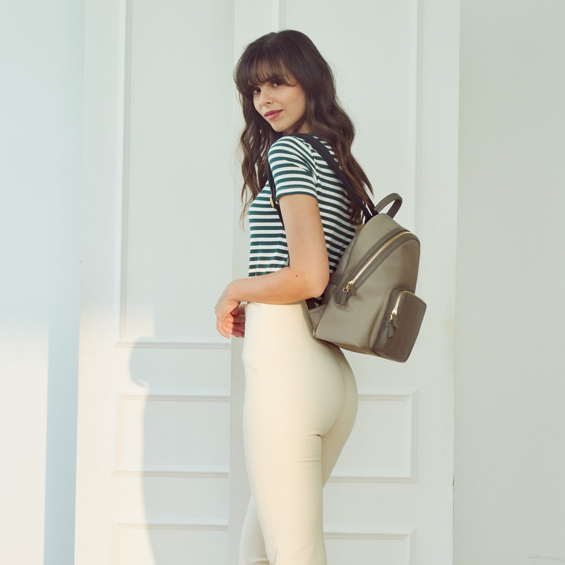 #colour_taupe grey