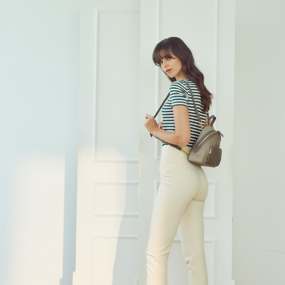 #colour_taupe grey