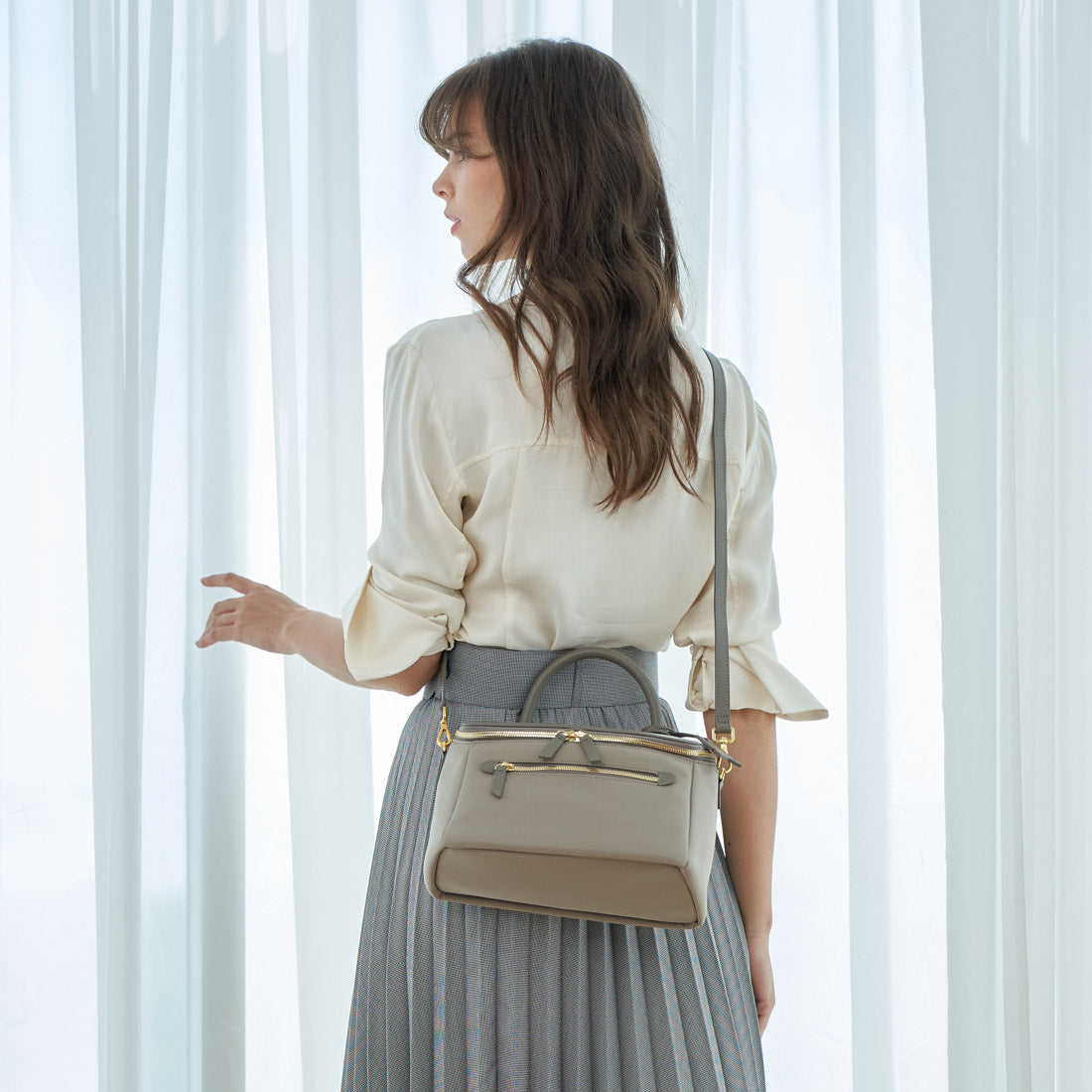 #colour_taupe grey