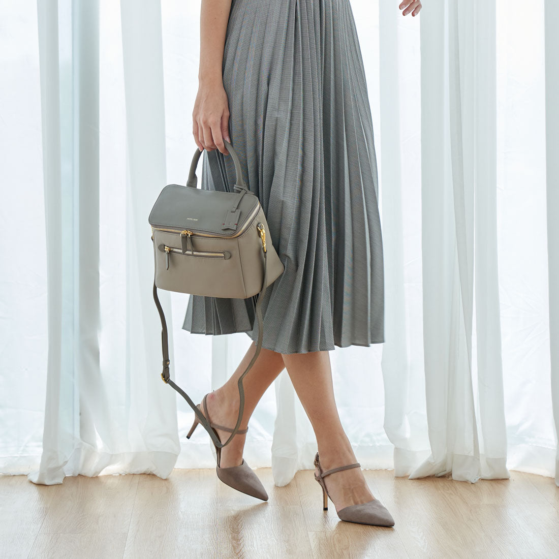 #colour_taupe grey