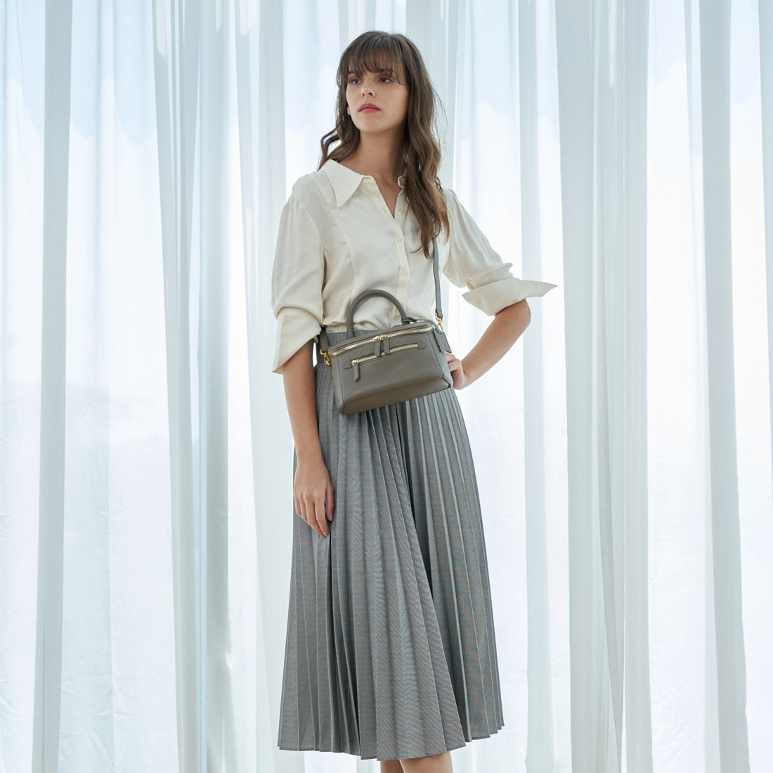 #colour_taupe grey