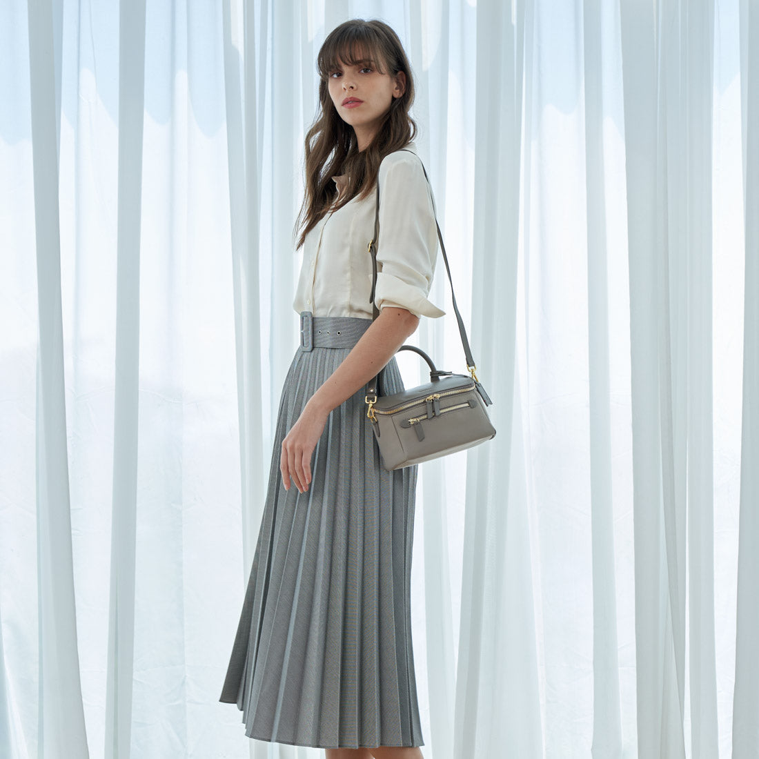#colour_taupe grey
