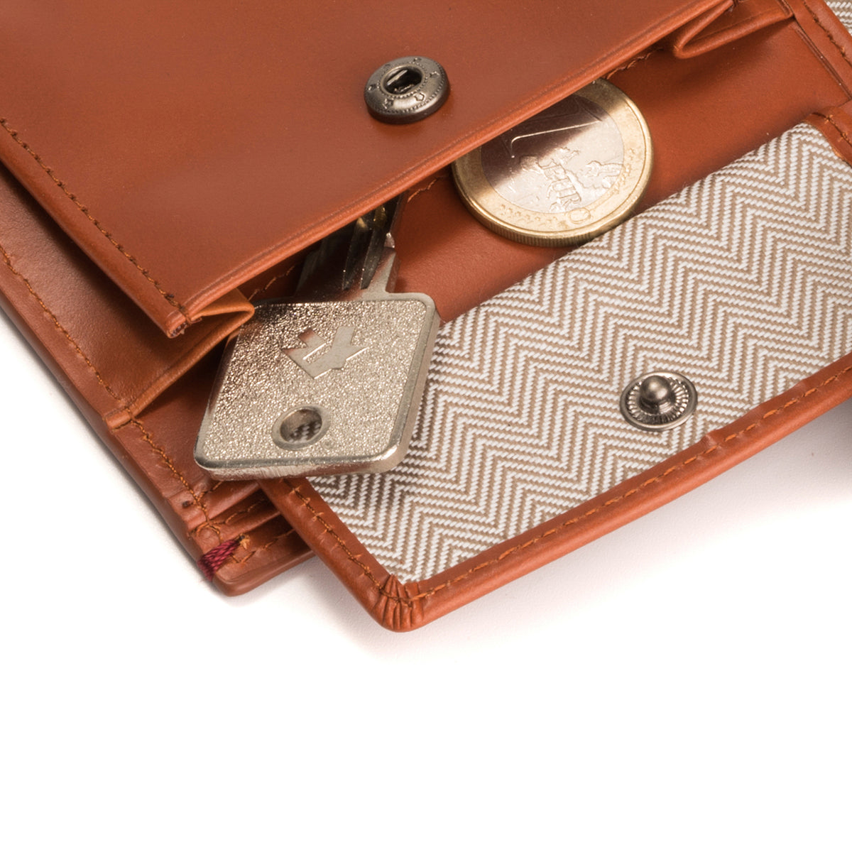 Gulliver Coin Pouch Bifold Wallet (Wax Leather | RFID)